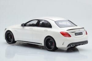 Mercedes C63S AMG W205 Biały GT Spirit 1:18 B66960370 Żywica — zdjęcie 5 z 6