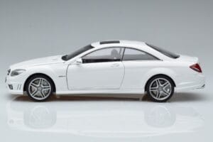 Mercedes CL63 AMG C216 Biały AUTOart 1:18 76167 Metal — zdjęcie 3 z 6