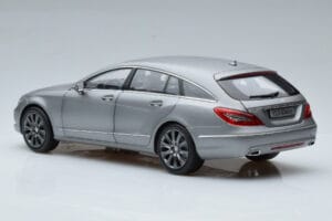 Mercedes CLS Shooting Brake X218 Alanite Szary Norev 1:18 B66960117 Metal — zdjęcie 6 z 7