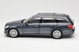 Mercedes E-Class S212 T-Model Tenorit Szary Metallic Minichamps 1:18 B66962447 Metal — zdjęcie 4 z 8