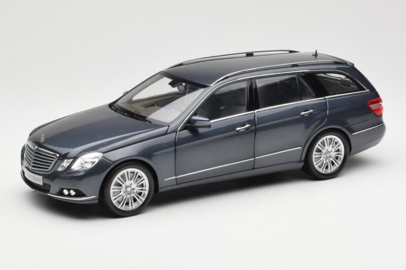 Mercedes E-Class S212 T-Model Tenorit Szary Metallic Minichamps 1:18 B66962447 Metal
