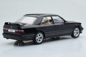 Mercedes E-Class W124 Tuning Czarny MCG 1:18 MCG18341 Metal — zdjęcie 2 z 6