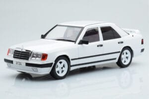 Mercedes E-Class W124 Tuning Biały MCG 1:18 Mercedes E-Class W124 Tuning Biały MCG 1:18 MCG18343 Metal