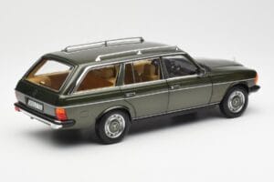 Mercedes 230T W123 T-Model Zielony Metalik Norev 1:18 183730 Metal — zdjęcie 3 z 8