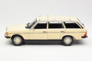 Mercedes 230T W123 T-Model Taxi Norev 1:18 183731 Metal — zdjęcie 4 z 8