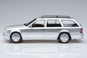Mercedes E36 AMG S124 Srebrny Otto 1:18 OT889 Żywica — zdjęcie 3 z 6