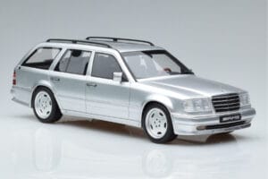 Mercedes E36 AMG S124 Srebrny Otto 1:18 OT889 Żywica — zdjęcie 4 z 6