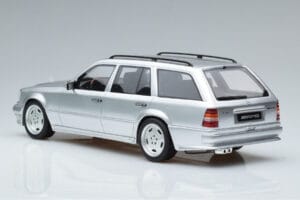 Mercedes E36 AMG S124 Srebrny Otto 1:18 OT889 Żywica — zdjęcie 5 z 6