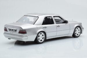 Mercedes E500 W124 Srebrny Otto 1:18 OT623 Żywica — zdjęcie 2 z 6