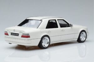 Mercedes E60 AMG W124 Biały Otto 1:18 B66040640 Żywica — zdjęcie 2 z 6