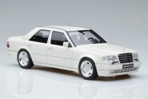Mercedes E60 AMG W124 Biały Otto 1:18 B66040640 Żywica — zdjęcie 4 z 6