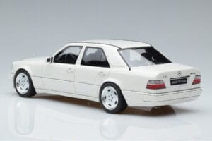 Mercedes E60 AMG W124 Biały Otto 1:18 B66040640 Żywica — zdjęcie 5 z 6