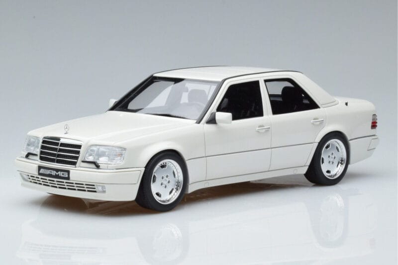 Mercedes E60 AMG W124 Biały Otto 1:18 B66040640 Żywica