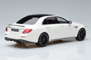 Mercedes AMG E63 S W213 Biały GT Spirit 1:18 B66965711 Żywica — zdjęcie 2 z 6