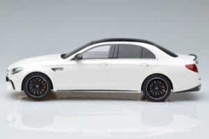 Mercedes AMG E63 S W213 Biały GT Spirit 1:18 B66965711 Żywica — zdjęcie 3 z 6
