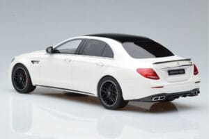 Mercedes AMG E63 S W213 Biały GT Spirit 1:18 B66965711 Żywica — zdjęcie 5 z 6