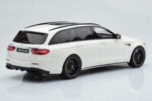 Mercedes AMG E63 S S213 T-Model Biały GT Spirit 1:18 GT795 Żywica — zdjęcie 2 z 6