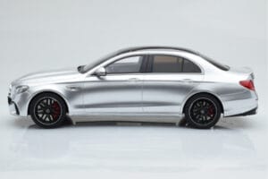 Mercedes AMG E63 S W213 Srebrny GT Spirit 1:18 GT230 Żywica — zdjęcie 3 z 6
