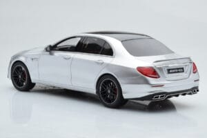Mercedes AMG E63 S W213 Srebrny GT Spirit 1:18 GT230 Żywica — zdjęcie 5 z 6