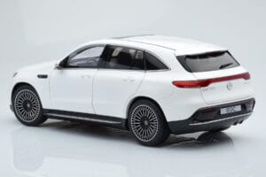Mercedes EQC 400 Diamond Biały NZG 1:18 B66963756 Metal — zdjęcie 7 z 8