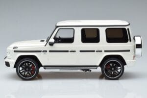 Mercedes AMG G63 W463 Biały GT Spirit 1:18 KJ038 Metal — zdjęcie 3 z 6