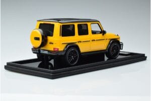 Mercedes AMG G63 W463 Żółty MotorHelix 1:18 MH018 Y Żywica — zdjęcie 2 z 7