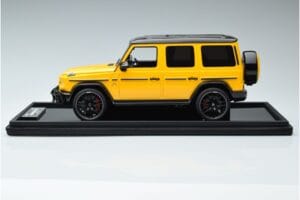 Mercedes AMG G63 W463 Żółty MotorHelix 1:18 MH018 Y Żywica — zdjęcie 3 z 7