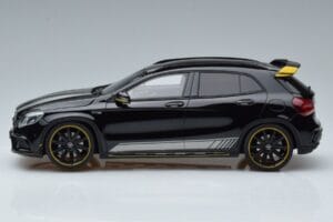 Mercedes AMG GLA45 X156 Żółty Night Edition GT Spirit 1:18 B66960469 Żywica — zdjęcie 3 z 6