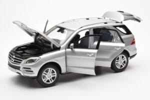 Mercedes M-Class W166 Iridium Srebrny Metalic Minichamps 1:18 B66960064 Metal — zdjęcie 2 z 8