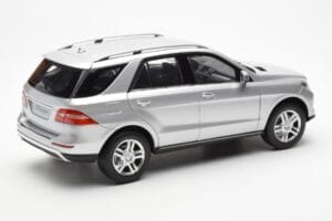 Mercedes M-Class W166 Iridium Srebrny Metalic Minichamps 1:18 B66960064 Metal — zdjęcie 3 z 8