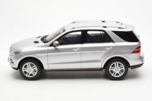 Mercedes M-Class W166 Iridium Srebrny Metalic Minichamps 1:18 B66960064 Metal — zdjęcie 4 z 8