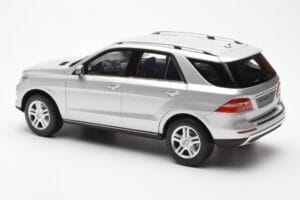 Mercedes M-Class W166 Iridium Srebrny Metalic Minichamps 1:18 B66960064 Metal — zdjęcie 7 z 8
