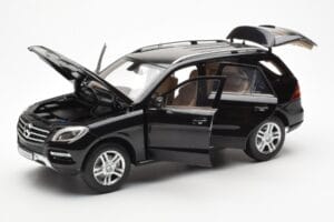Mercedes M-Class W166 Obsidian Czarny Metalic Minichamps 1:18 B66960063 Metal — zdjęcie 2 z 8
