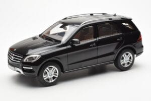 Mercedes M-Class W166 Obsidian Czarny Metalic Minichamps 1:18 B66960063 Metal