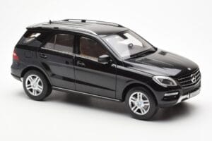 Mercedes M-Class W166 Obsidian Czarny Metalic Minichamps 1:18 B66960063 Metal — zdjęcie 6 z 8