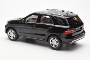 Mercedes M-Class W166 Obsidian Czarny Metalic Minichamps 1:18 B66960063 Metal — zdjęcie 7 z 8