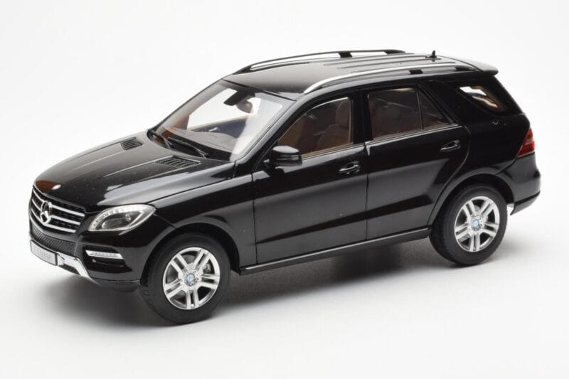 Mercedes M-Class W166 Obsidian Czarny Metalic Minichamps 1:18 B66960063 Metal