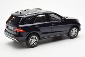 Mercedes M-Class W166 Tansanite Niebieski Metalic Minichamps 1:18 B66960065 Metal — zdjęcie 3 z 8