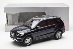 Mercedes M-Class W166 Tansanite Niebieski Metalic Minichamps 1:18 B66960065 Metal — zdjęcie 8 z 8
