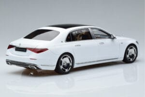 Mercedes Maybach S600 W222 V12 Biturbo Diamond Biały Almost Real 1:18 820116 Metal — zdjęcie 3 z 11