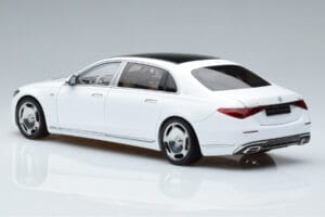 Mercedes Maybach S600 W222 V12 Biturbo Diamond Biały Almost Real 1:18 820116 Metal — zdjęcie 7 z 11
