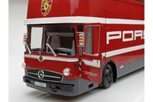 Mercedes O317 Porsche Transporter Czerwony CMR 1:18 CMR149 Metal — zdjęcie 4 z 12