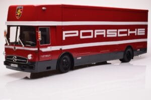 Mercedes O317 Porsche Transporter Czerwony CMR 1:18 CMR149 Metal