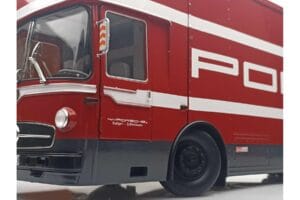 Mercedes O317 Porsche Transporter Czerwony CMR 1:18 CMR149 Metal — zdjęcie 7 z 12