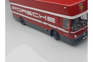 Mercedes O317 Porsche Transporter Czerwony CMR 1:18 CMR149 Metal — zdjęcie 9 z 12