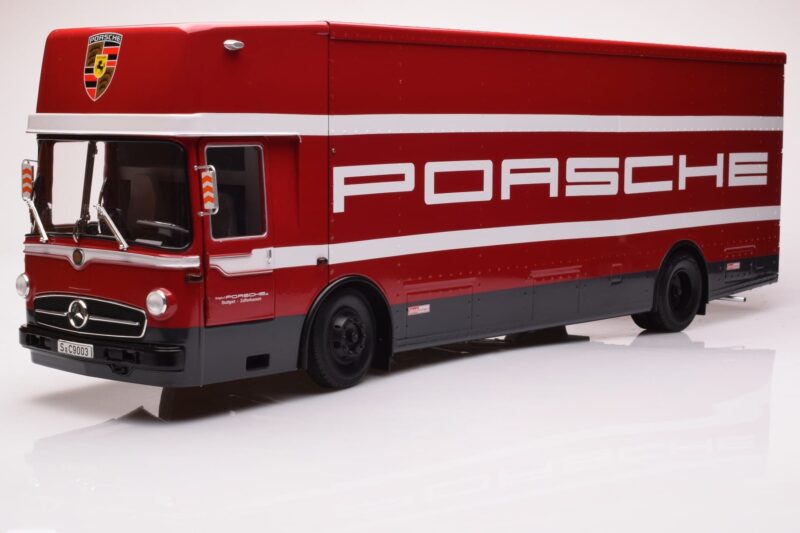Mercedes O317 Porsche Transporter Czerwony CMR 1:18 CMR149 Metal