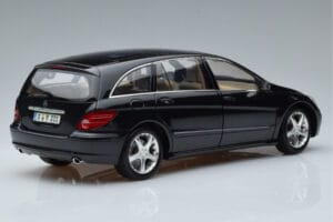 Mercedes R-Class W251 Obsidian Czarny Minichamps 1:18 B66962325 Metal — zdjęcie 3 z 7