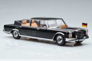 Mercedes 600 Pullman W100 Landaulet Queen Elizabeth II KK-Scale 1:18 KKDC181185 Metal — zdjęcie 4 z 6