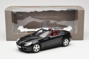 Mercedes SLK R171 Obsidian Czarny Metallic Minichamps 1:18 B66962319 Metal — zdjęcie 9 z 9