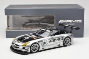Mercedes SLS AMG GT3 #96 M. Hakkinen AMG Customer Sports 6 Hours of Zhuhai ILMC 2011 Minichamps 1:18 B66960197 Metal — zdjęcie 6 z 6